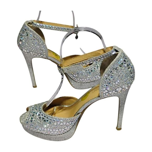 Thalia Sodi Shoes - Glamorous Thalia Sodi Women's Chace Platform Peep Toe Pumps Size 8